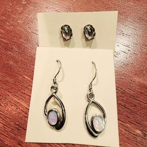 2 Vintage pair of earrings